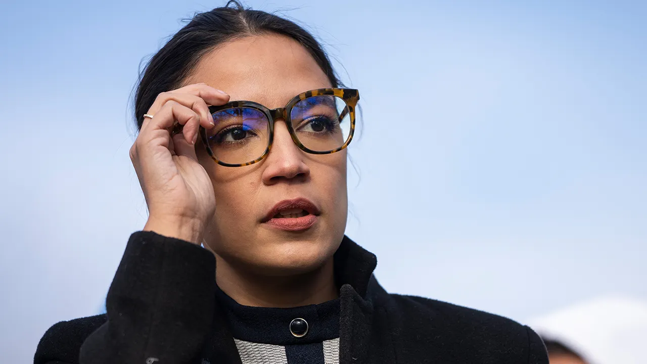 AOC's campaign keeps paying Chinese foreign agent, FEC filings show