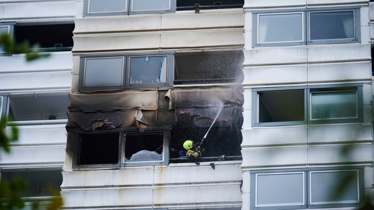 2 dead in German capital after 12-story jumps from burning apartment building